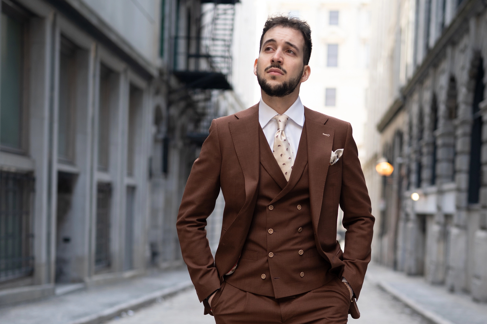 Made-to-Measure vs Off-the-Rack Suits: What are the Differences?