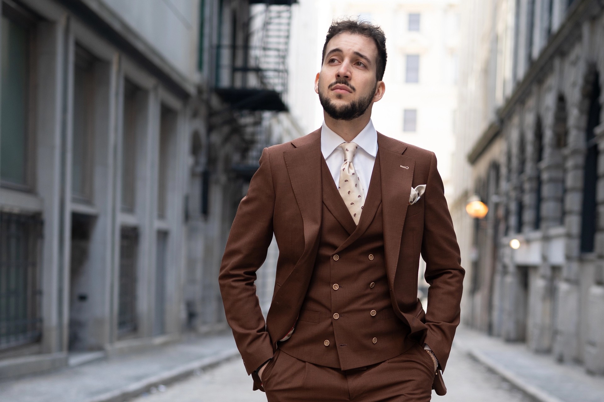 Made-to-Measure vs Off-the-Rack Men’s Suits: What are the Differences?
