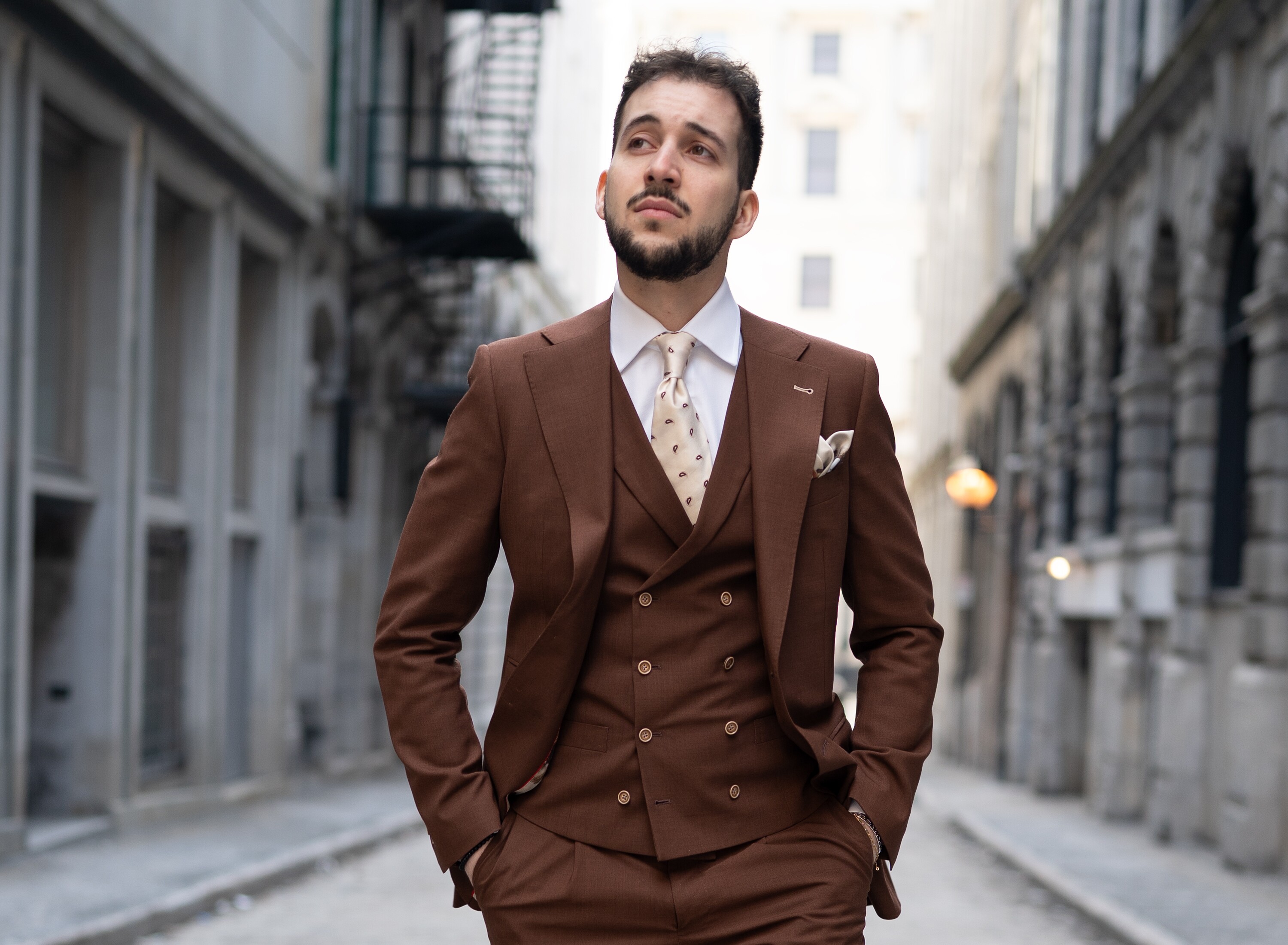 Fait Sur-Mesure ou Prêt-à-Porter: Quelle est la Différence?