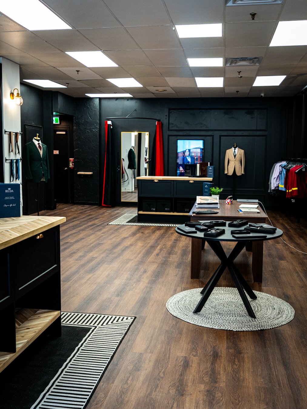 SUITABLEE Showroom Image