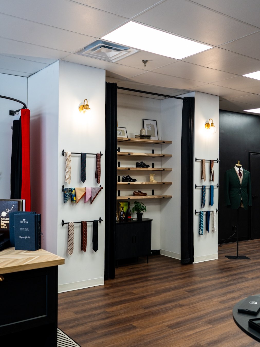 SUITABLEE Showroom Image
