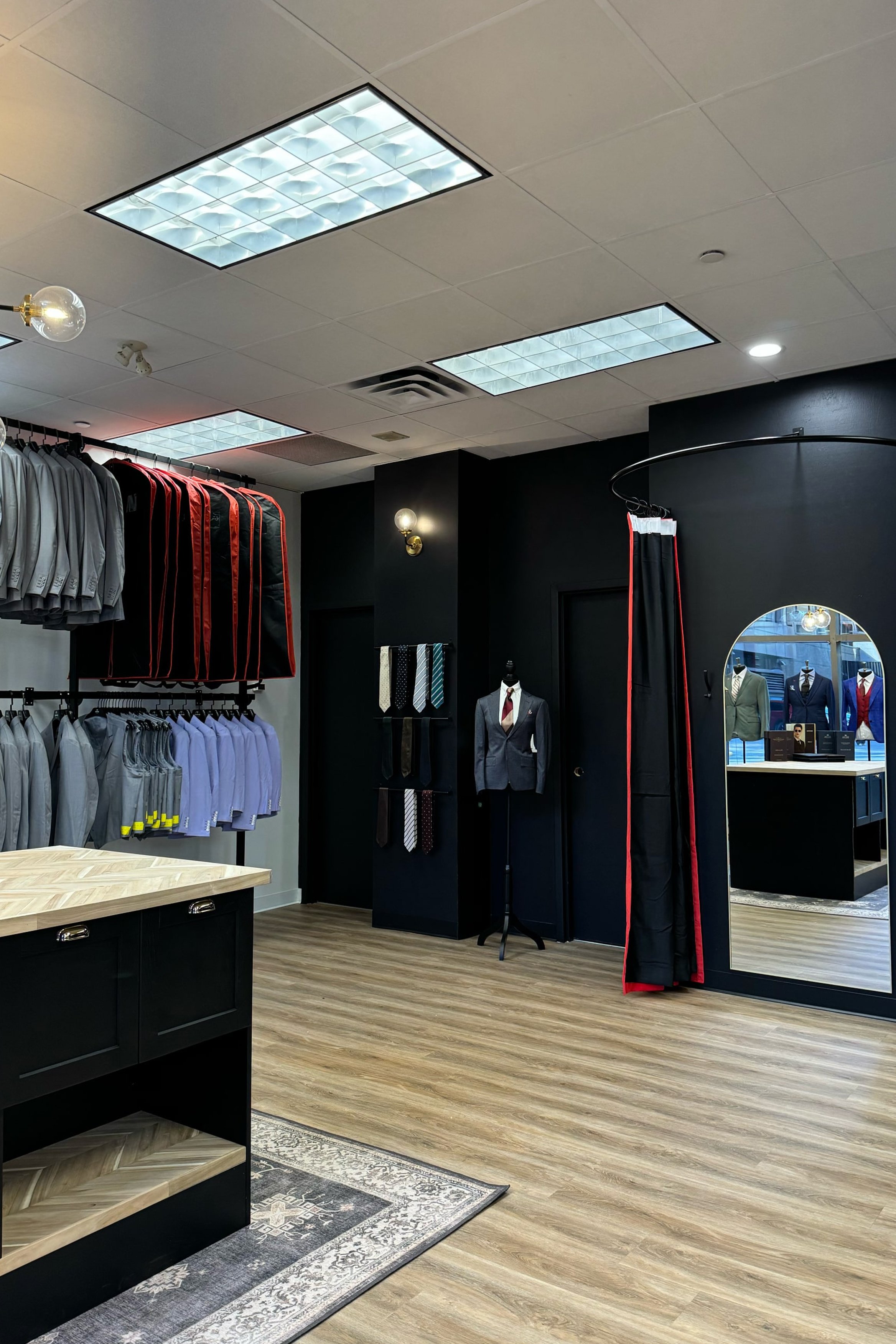 Downtown Ottawa Showroom - Image 6