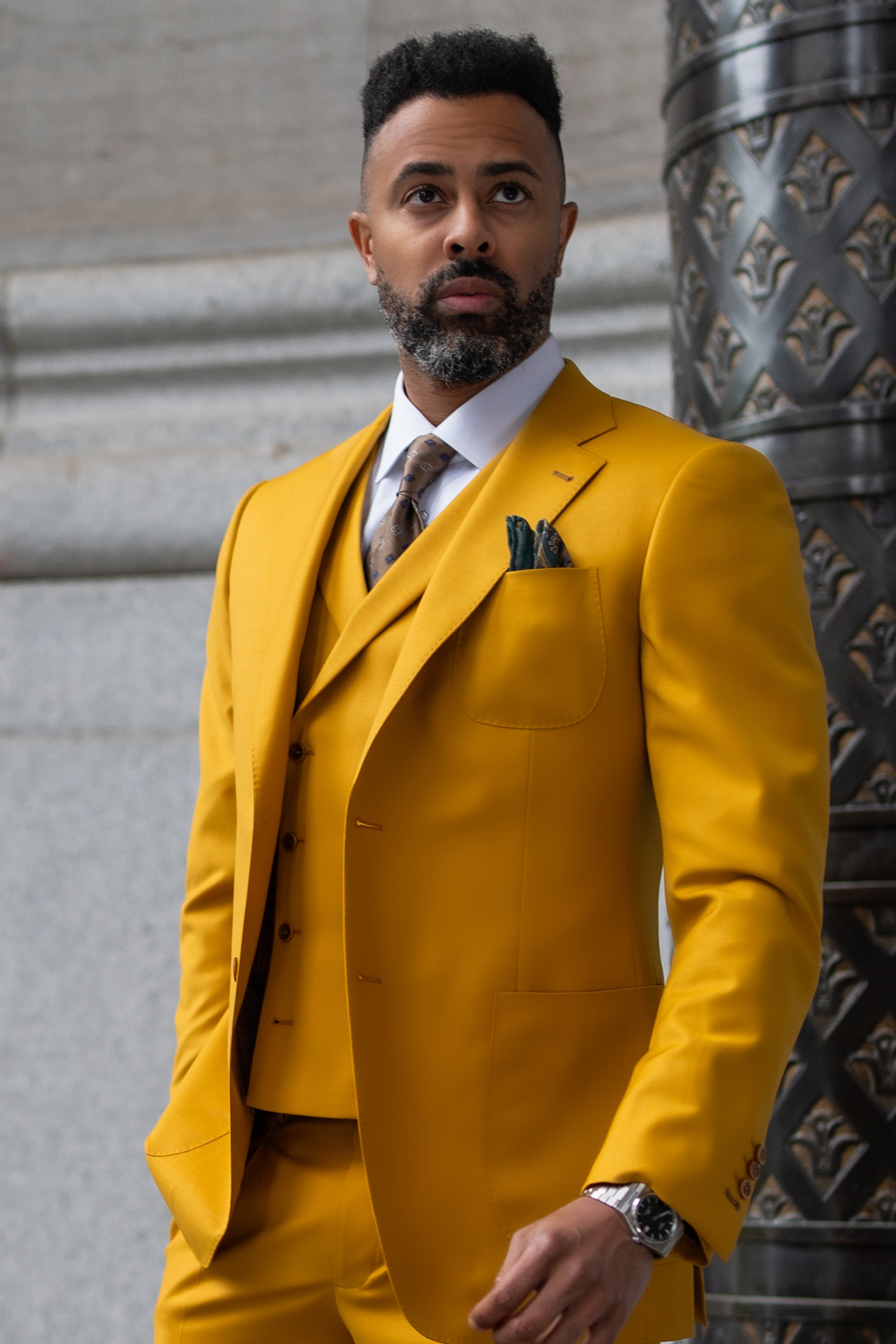 bold-suit-trend.jpg