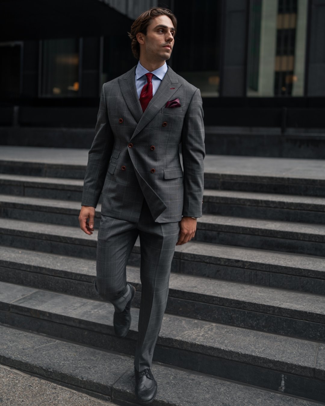 costume-affaires-homme-gris-carreaux-croise-toronto.jpg