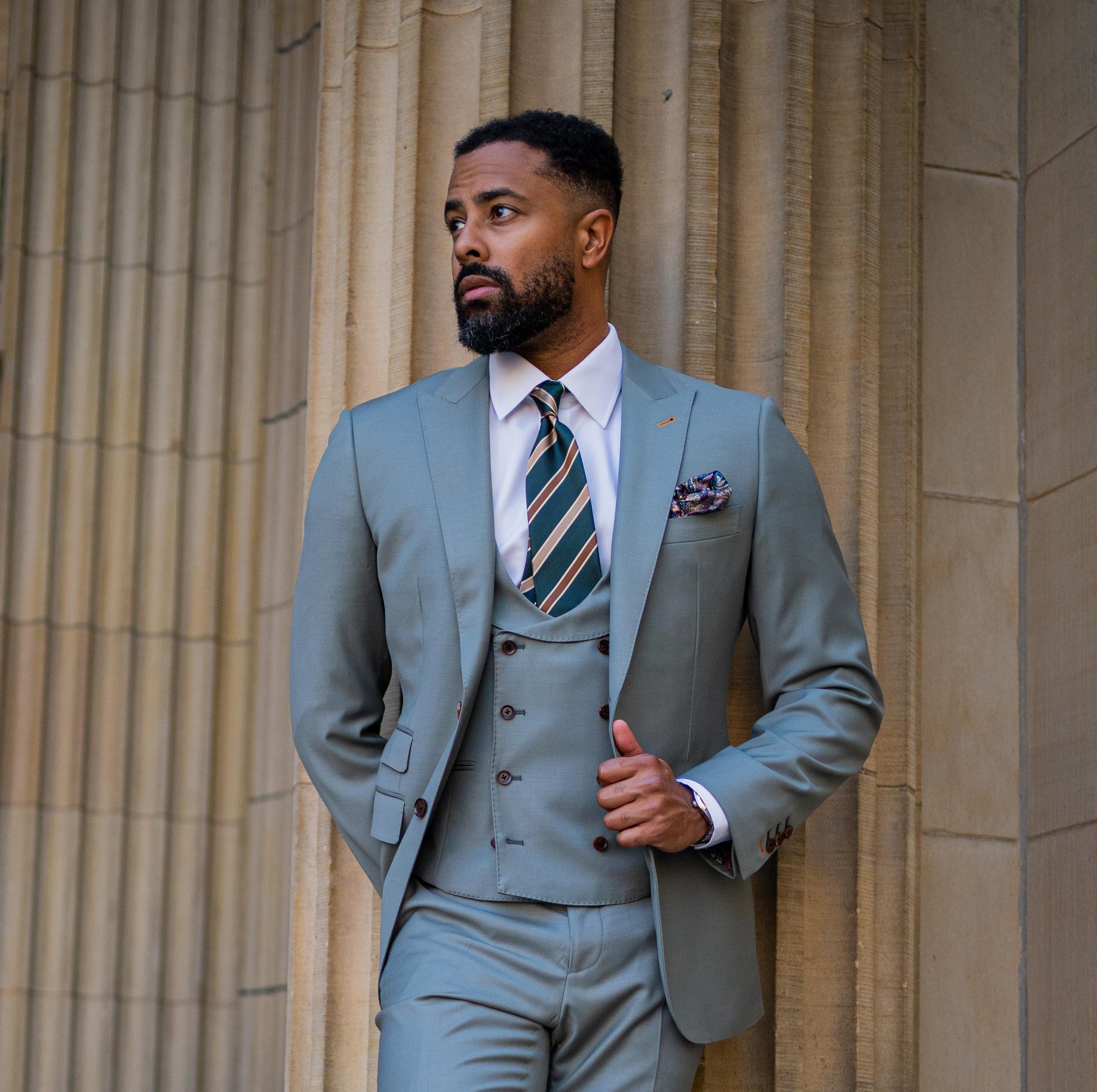 men-suit-peal-lapel.jpg men-suit-peal-lapel.jpg