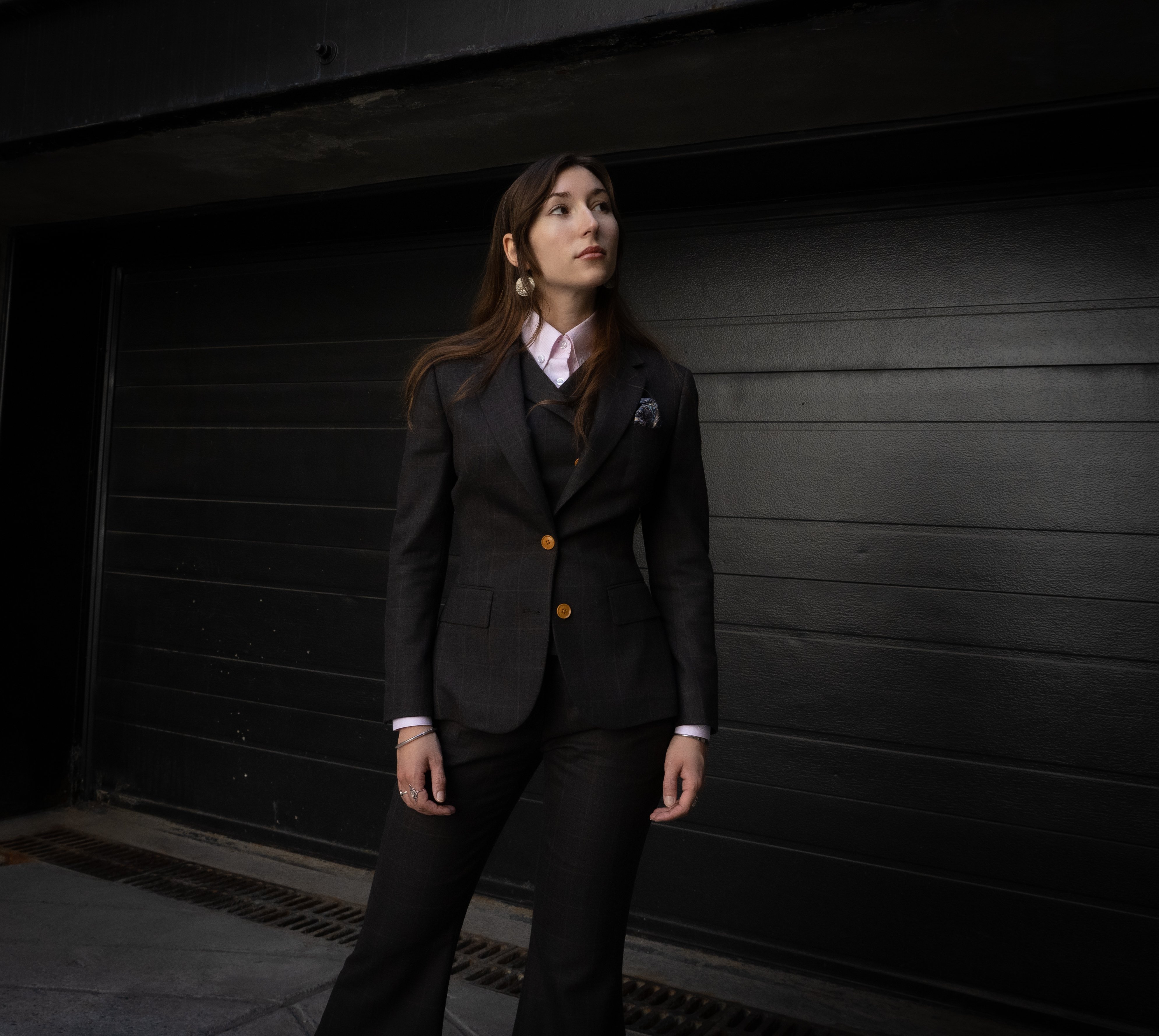 tailored-womens-suit-modern-fit-dark-check-suitablee.jpg
