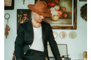 Holiday Season: A Guide to Christmas Party Outfits