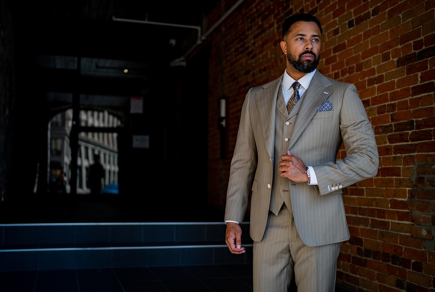 Business Suits in Ottawa: Why Professionals Choose SUITABLEE